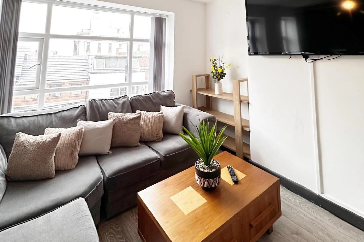 Willow Suite - 3Br - Sleeps 8 - Central Blackpool Appartamento